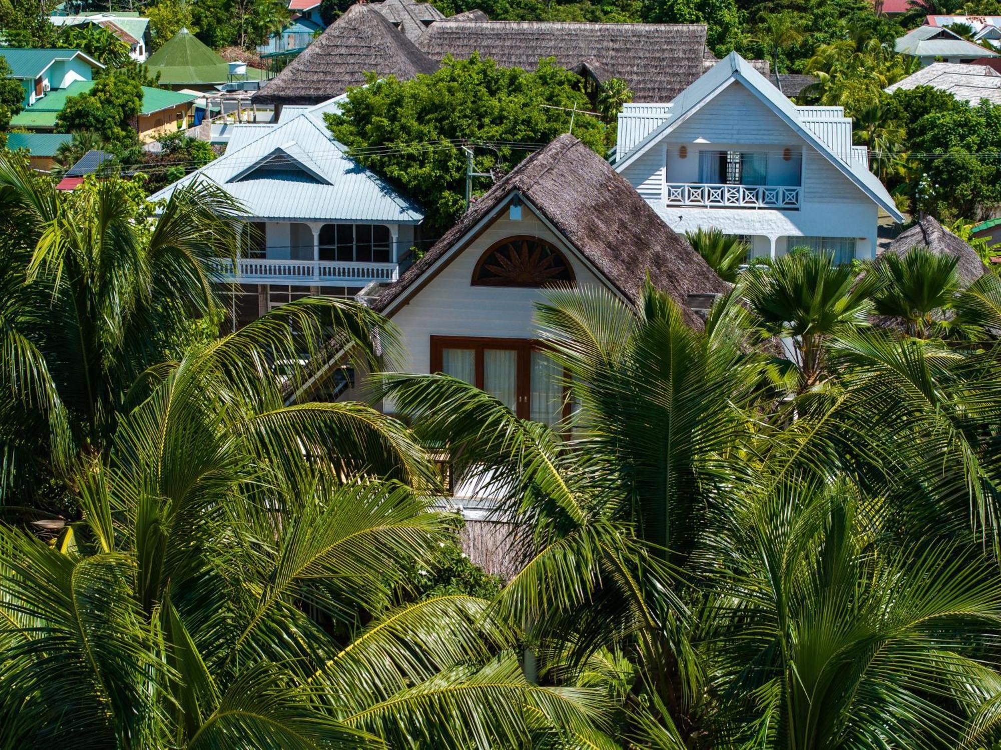 Village Du Pecheur Baie Sainte Anne Exterior photo